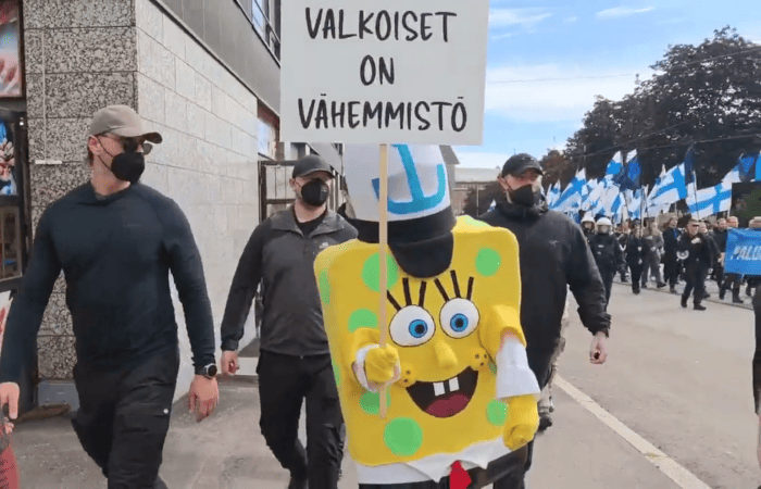 Äänenpainot myös somessa voimistuu maahanmuuttoa vastaan.