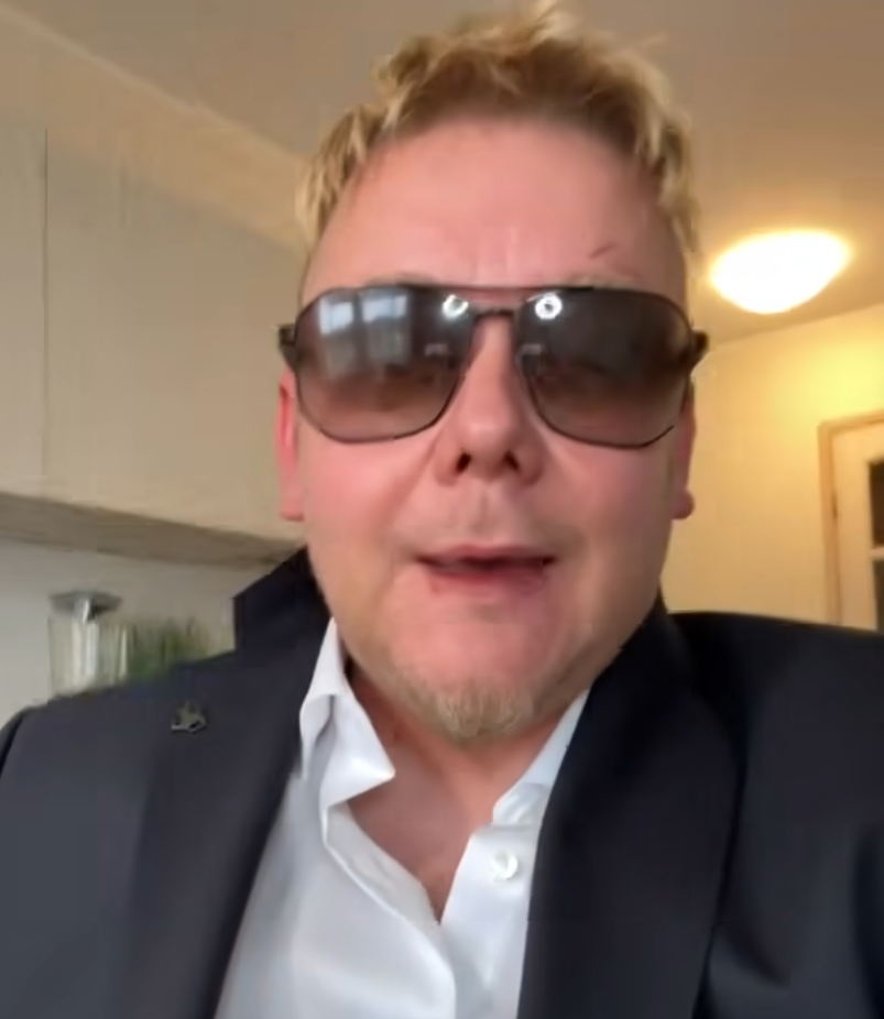 Pottukoira kyykyttää